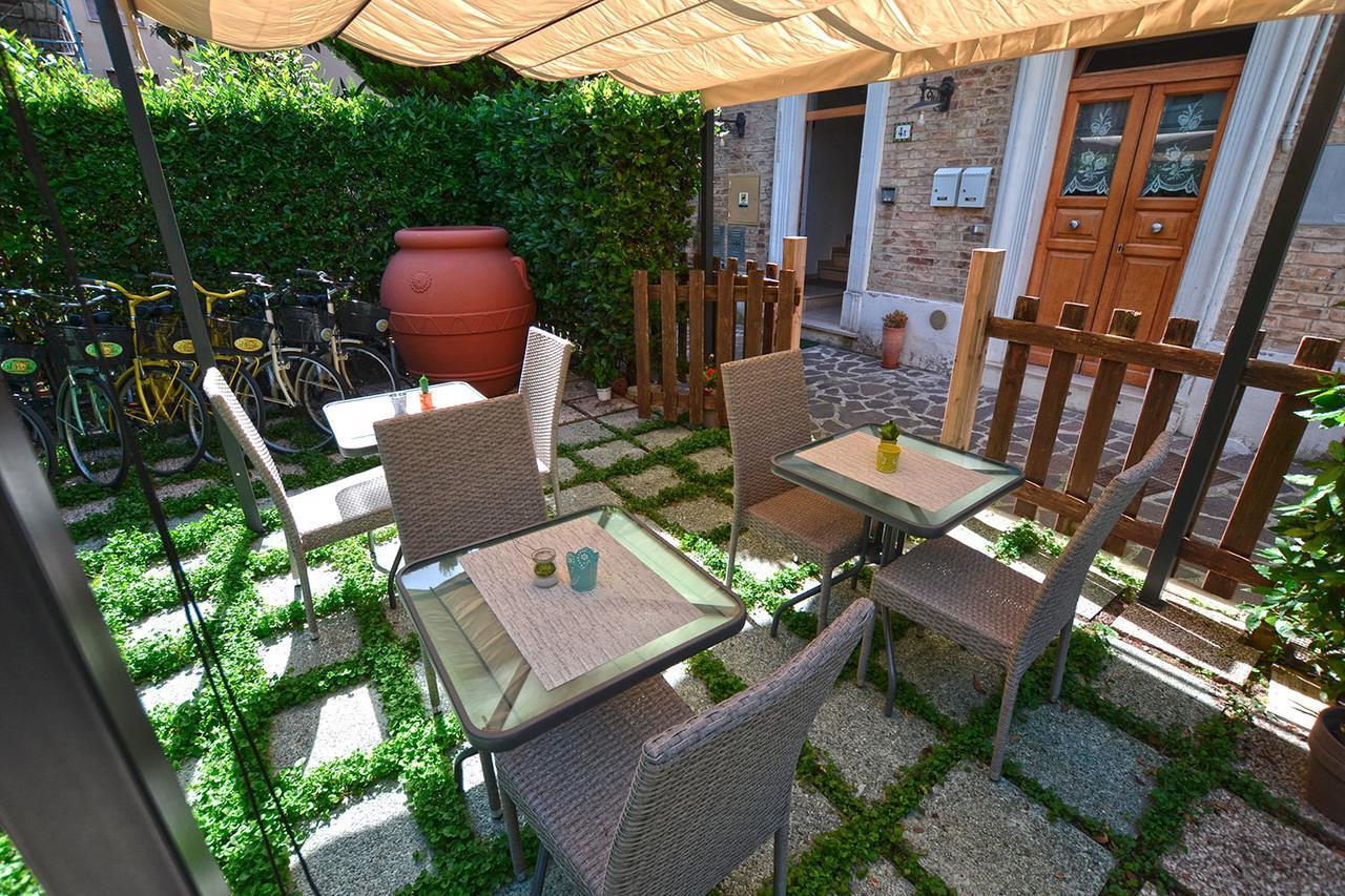 Bed & Breakfast Il Vicolo ซัน เบเนเดตโต เดล ตรอนโต ภายนอก รูปภาพ